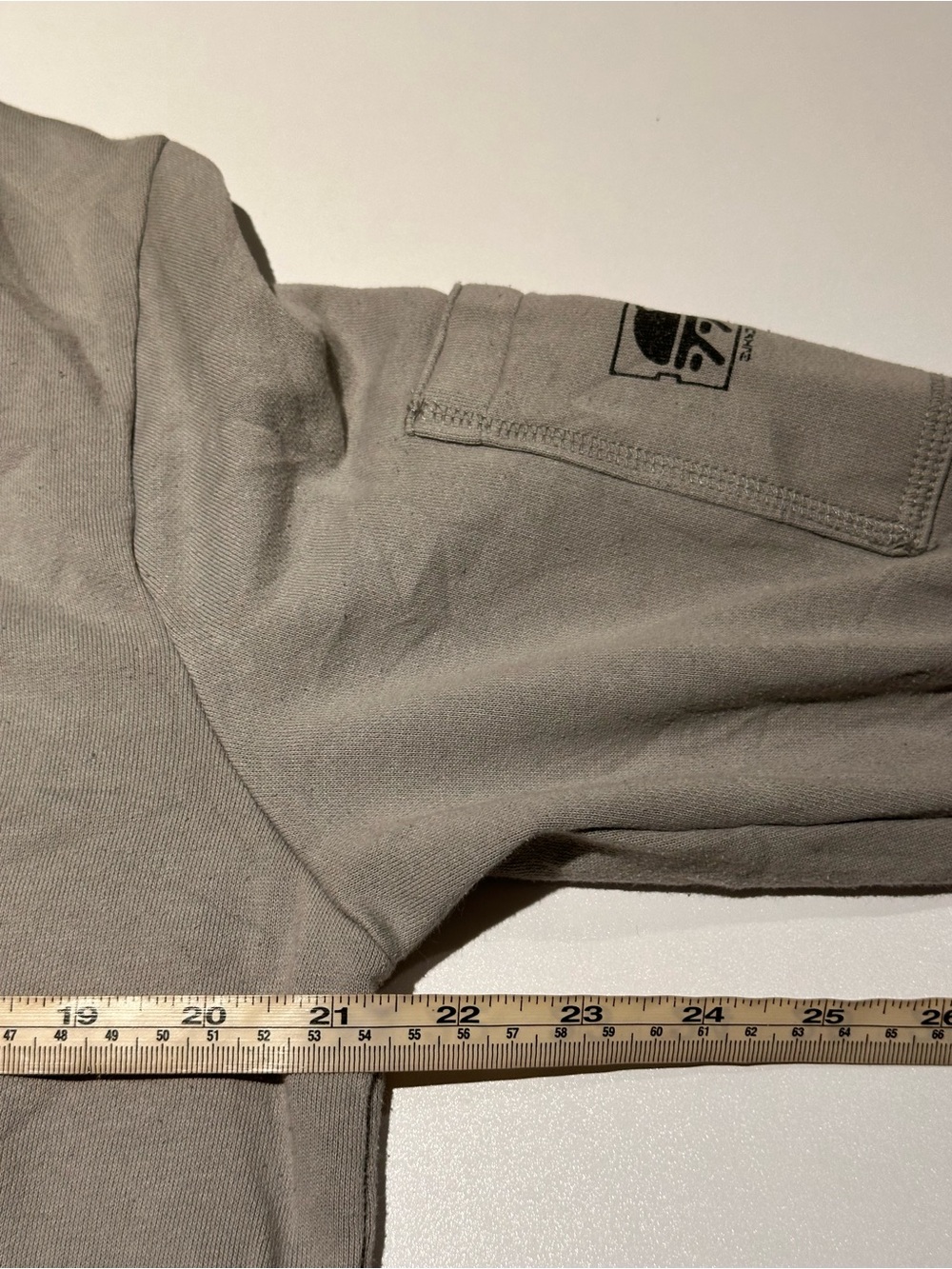 Star Wars Men’s Crewneck Sweatshirt - Gray with Bounty Hunter Graphic - Picture 9 of 9